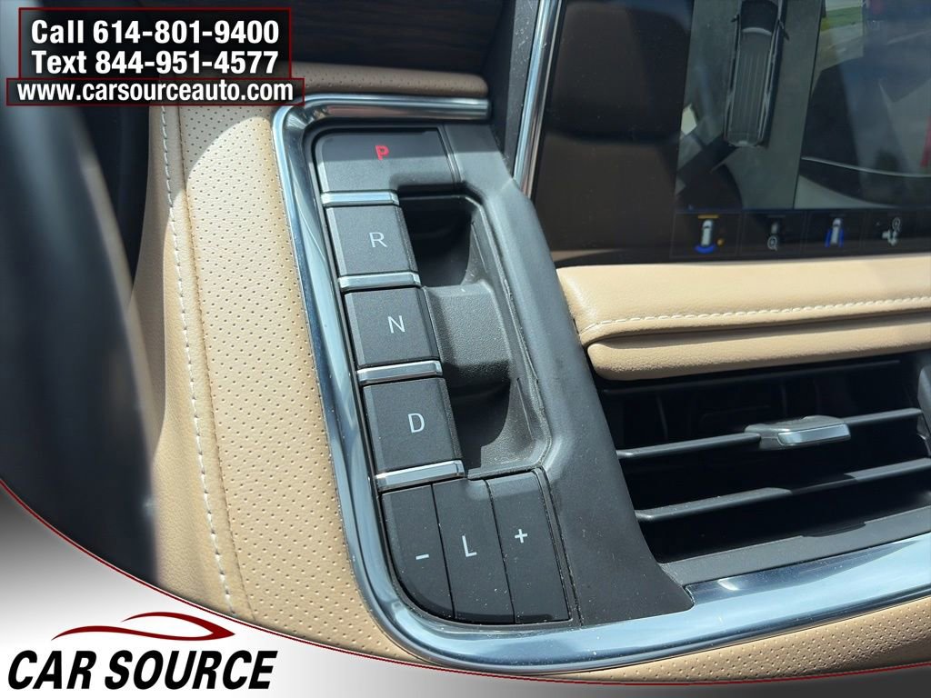 Used 2023 Chevrolet Suburban Premier AWD/4WD image 25