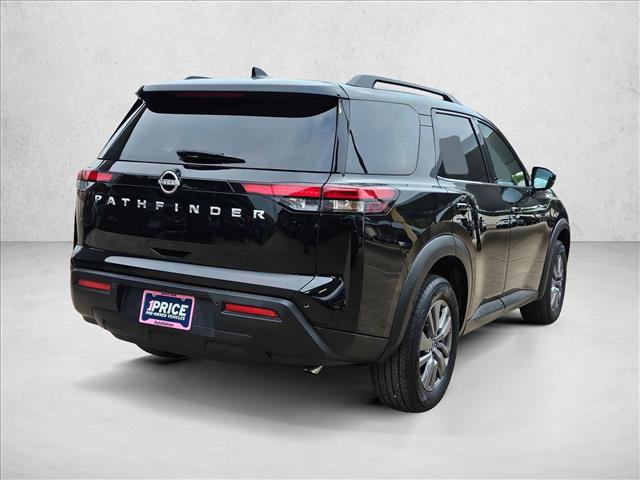 Used 2025 Nissan Pathfinder SV image 5