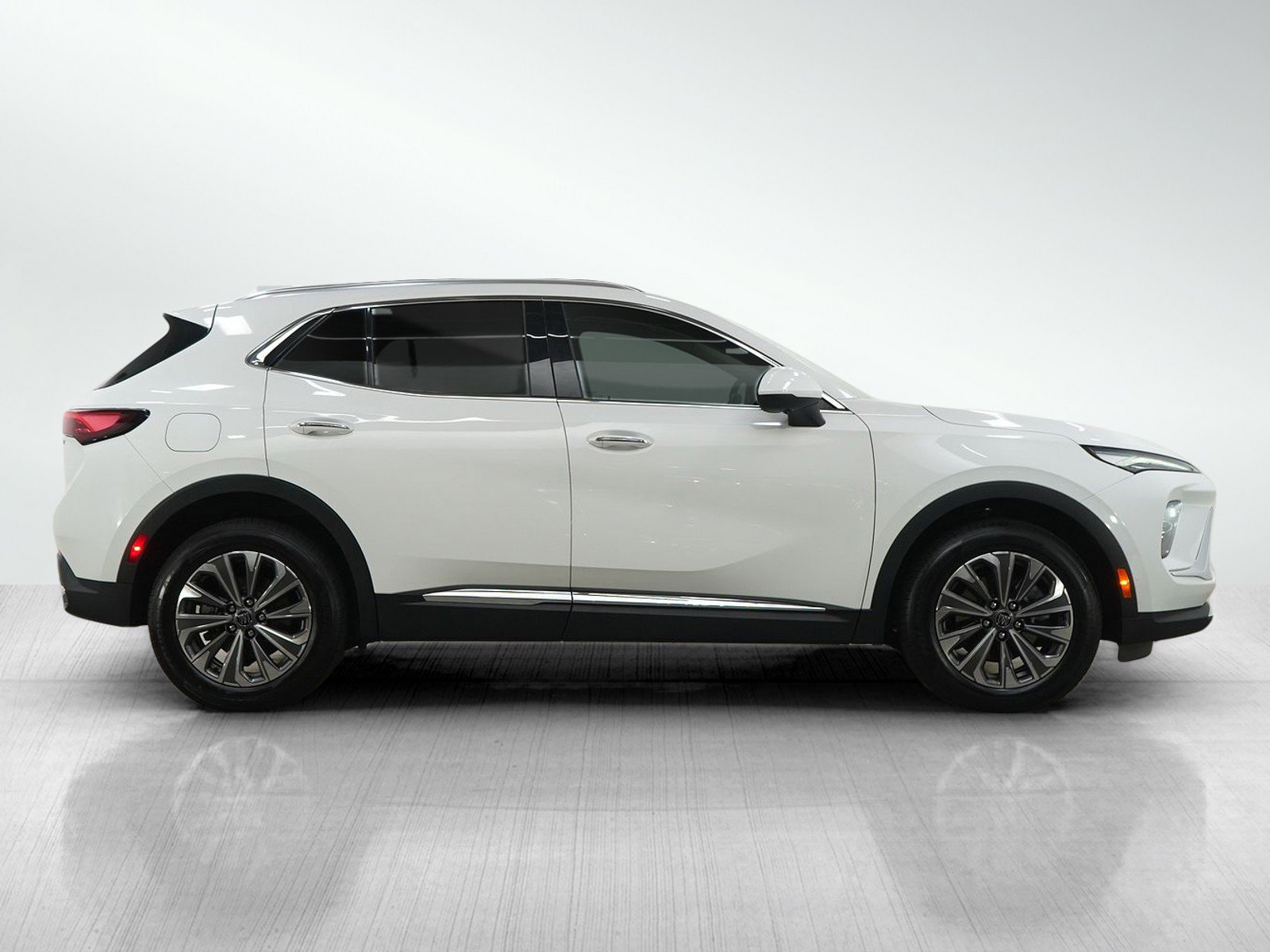 Used 2024 Buick Envision Preferred AWD/4WD image 6