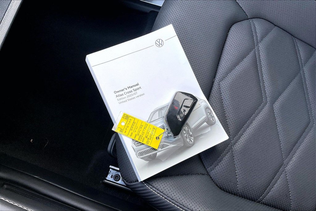 Used 2026 Volkswagen Atlas Cross Sport SE FWD image 11