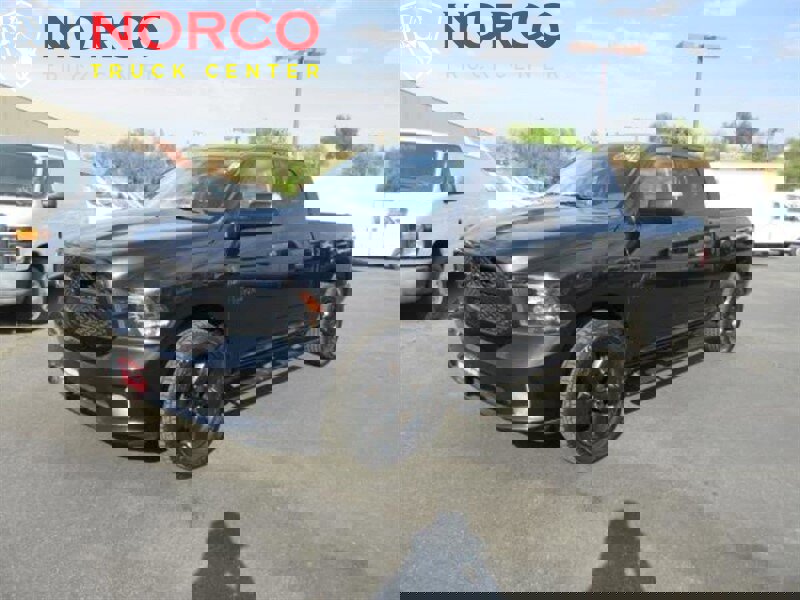 Used 2017 RAM 1500 Express w/ Black Ram 1500 Express Group image 2