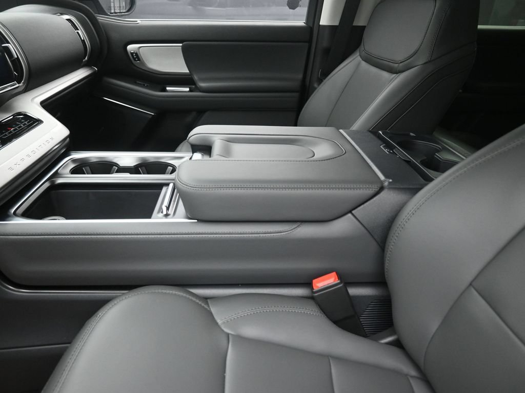New 2026 Ford Expedition Active RWD image 21