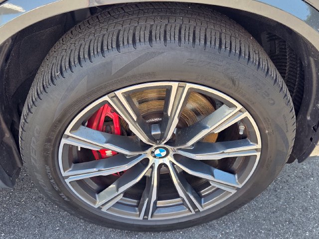 Used 2025 BMW X5 xDrive40i w/ M Sport Package AWD/4WD image 8