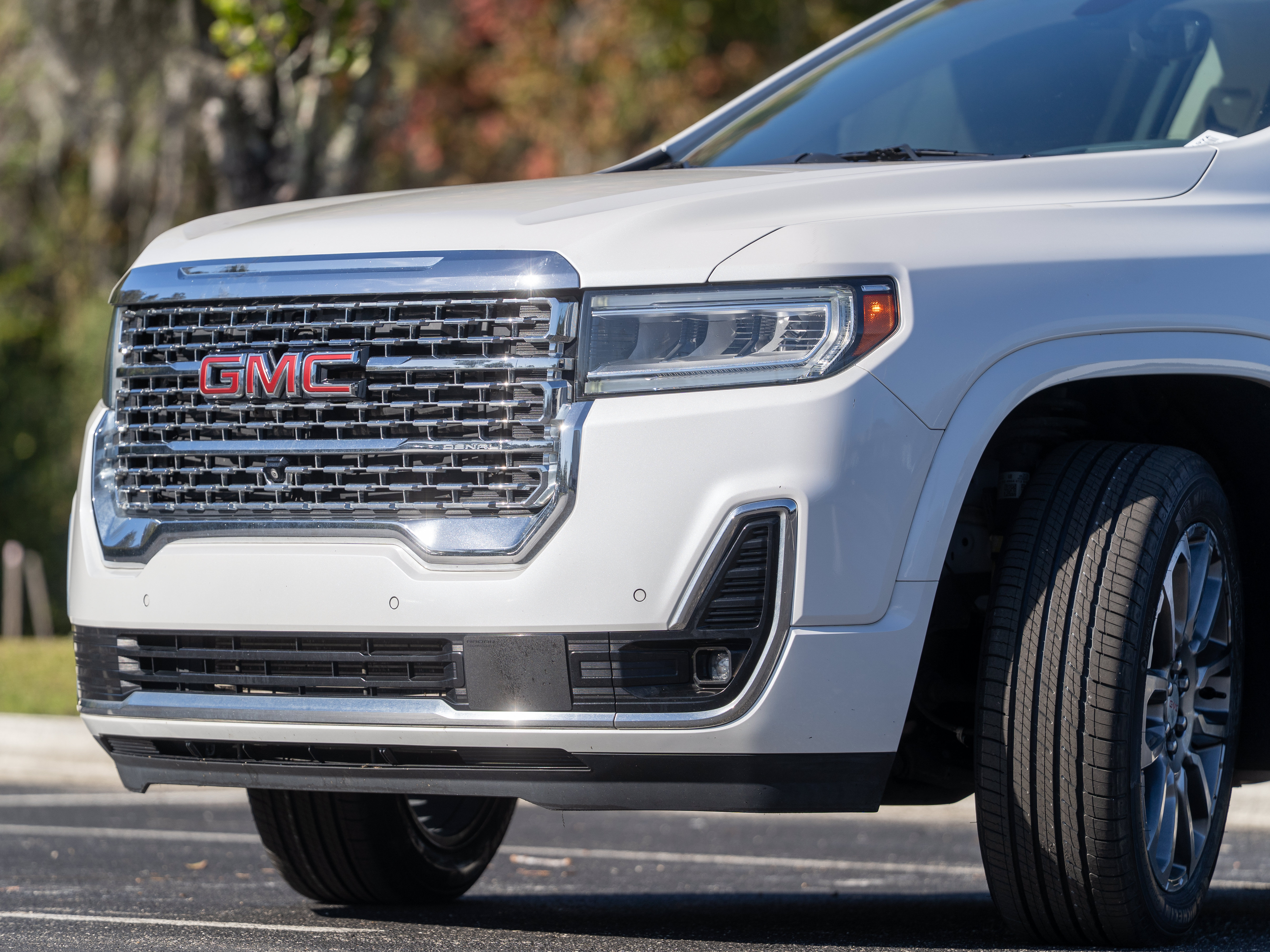 Used 2023 GMC Acadia Denali w/ Denali Ultimate Package FWD image 43