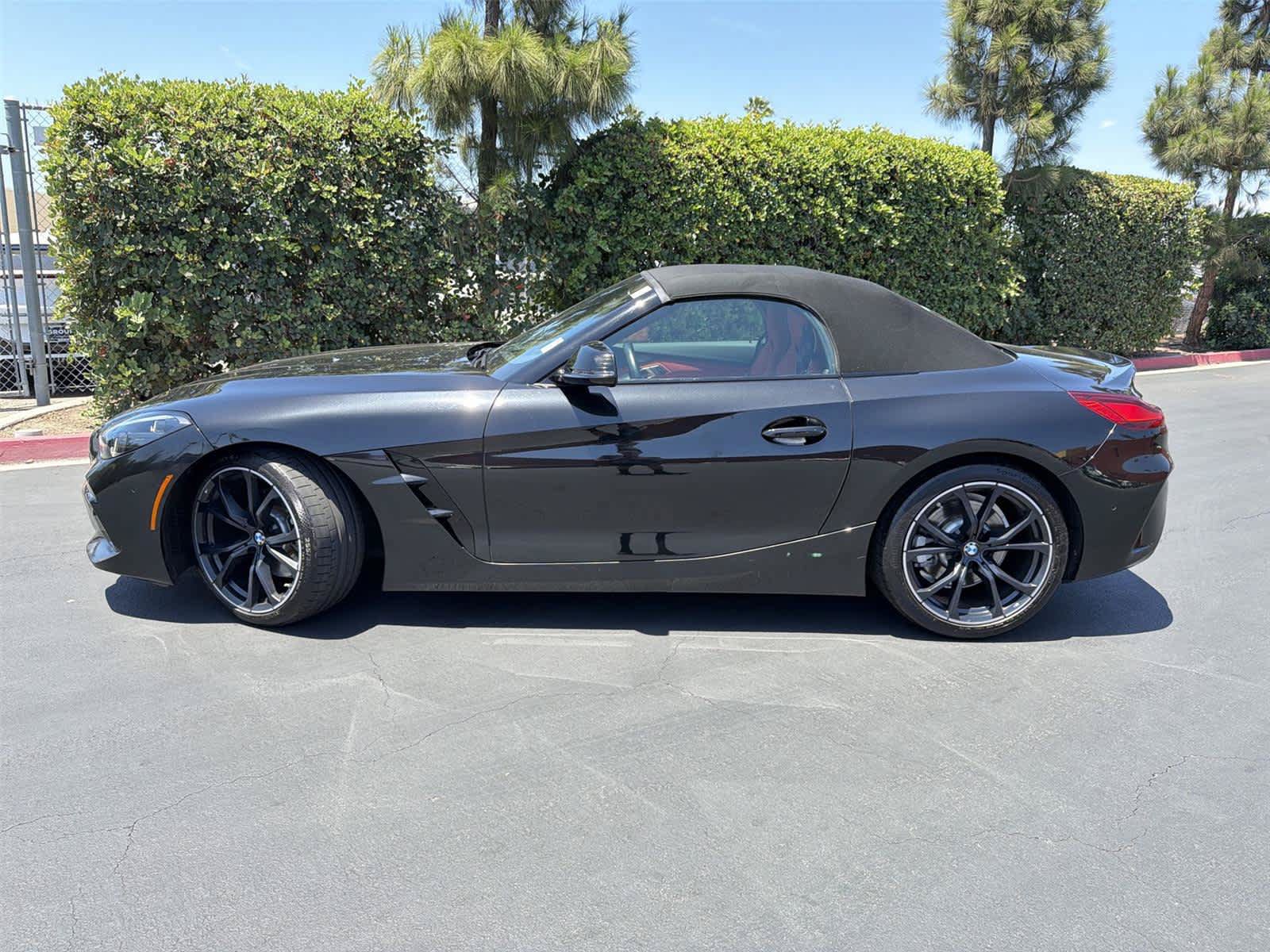 Used 2023 BMW Z4 sDrive30i w/ Premium Package RWD image 3
