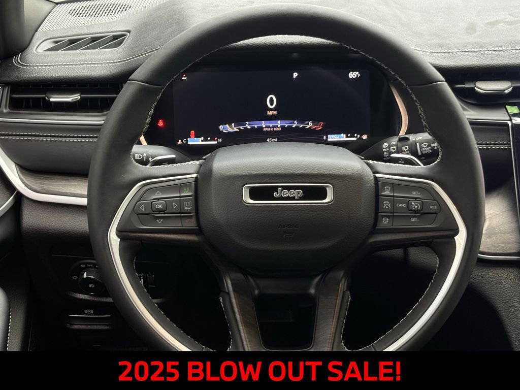 New 2025 Jeep Grand Cherokee Limited w/ Trailer Tow Package image 11