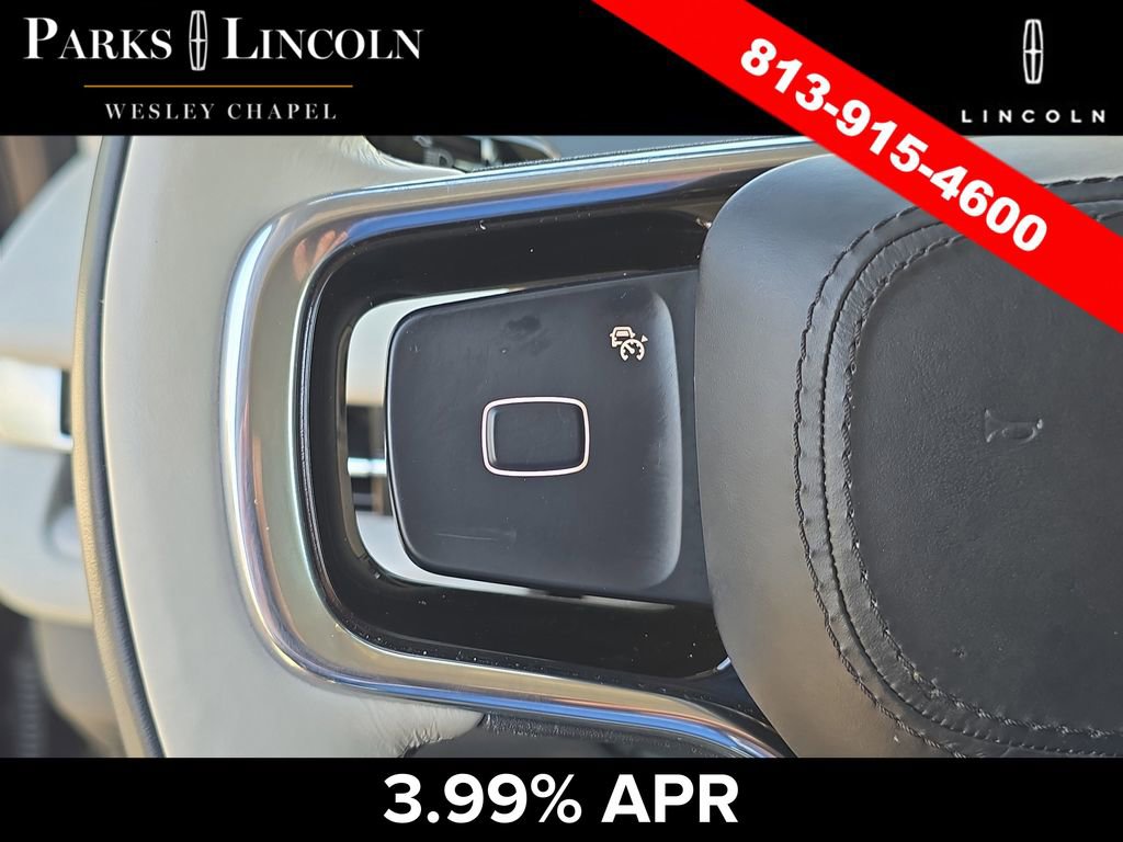 Used 2025 Lincoln Navigator Reserve image 31