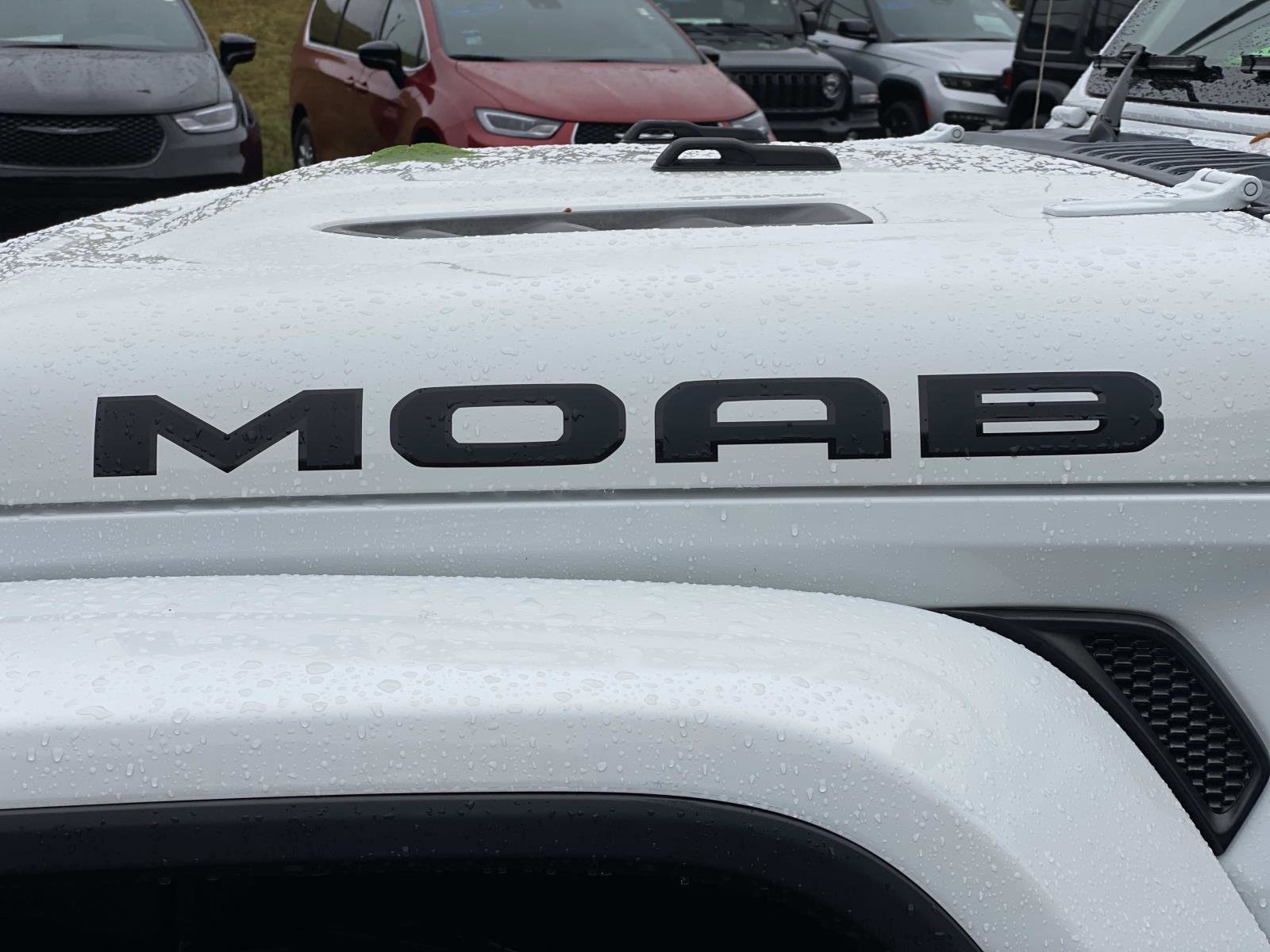 Used 2019 Jeep Wrangler Unlimited Sahara w/ Quick Order Package 24M Moab AWD/4WD image 12