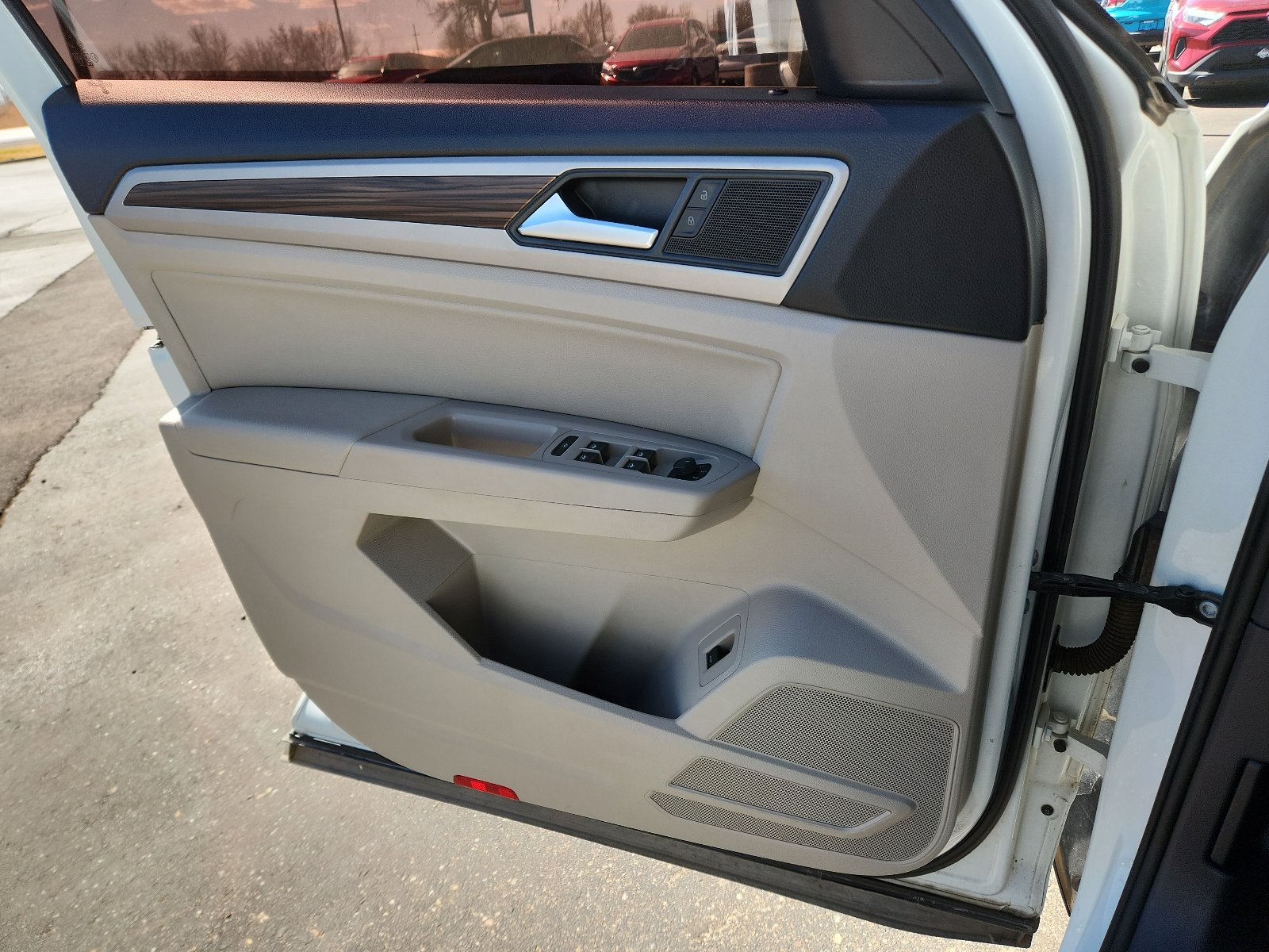 Used 2021 Volkswagen Atlas SE w/ Panoramic Sunroof Package image 13