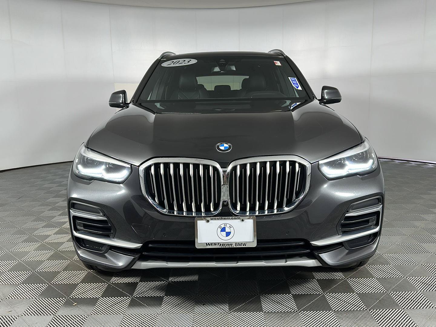 Used 2023 BMW X5 xDrive40i w/ Parking Assistance Package AWD/4WD image 5