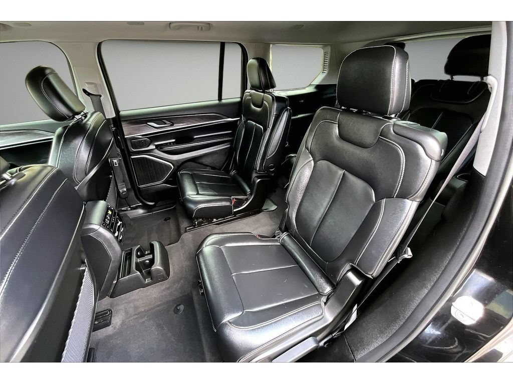 Certified 2022 Jeep Grand Cherokee L Limited AWD/4WD image 35