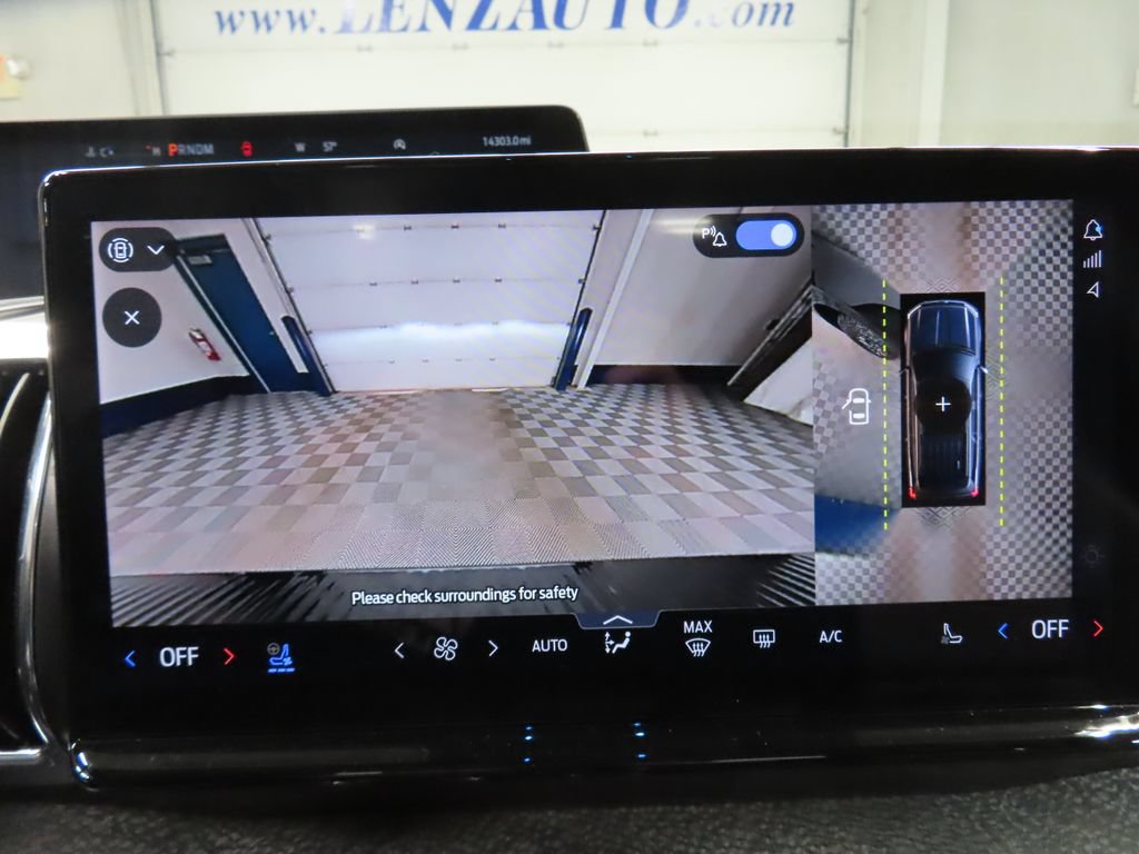 Used 2025 Ford Expedition Tremor AWD/4WD image 17