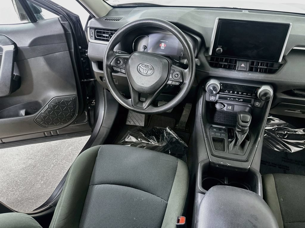 Used 2024 Toyota RAV4 LE FWD image 17