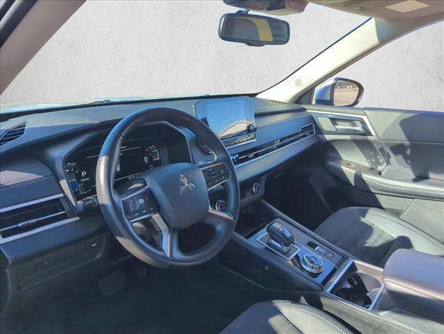 Used 2024 Mitsubishi Outlander SE image 8