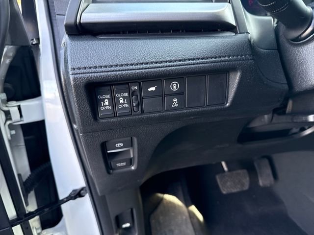 Used 2023 Honda Odyssey EX-L image 16