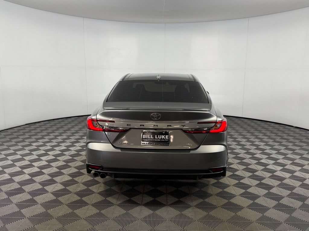Used 2025 Toyota Camry SE w/ Convenience Package FWD image 9