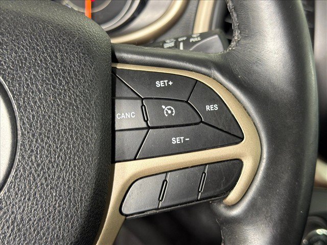 Used 2018 Jeep Cherokee Limited AWD/4WD image 28