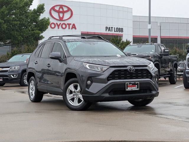Used 2020 Toyota RAV4 XLE w/ Convenience Package FWD image 2