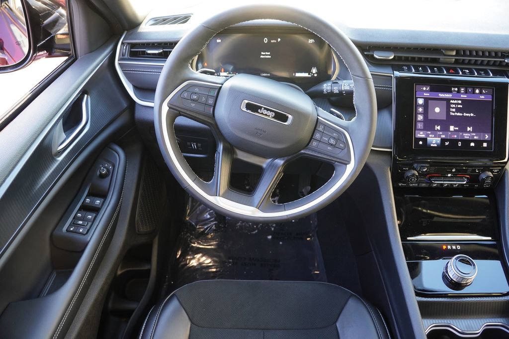 Certified 2025 Jeep Grand Cherokee Altitude image 18