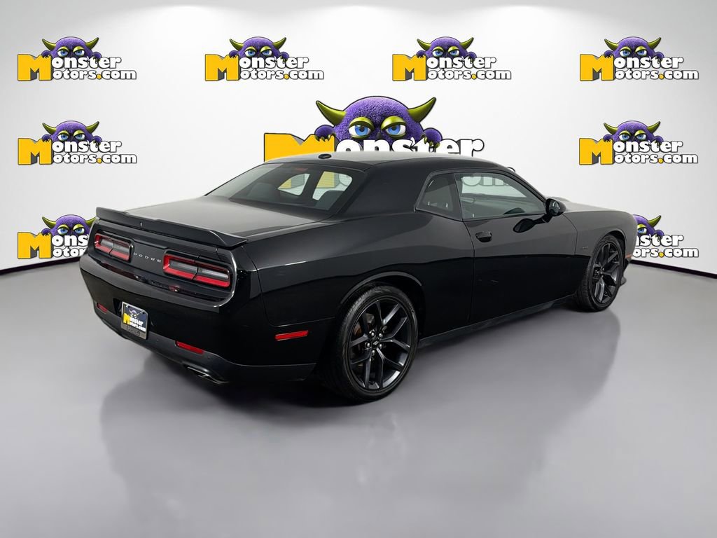 Used 2019 Dodge Challenger R/T w/ Driver Convenience Group image 5