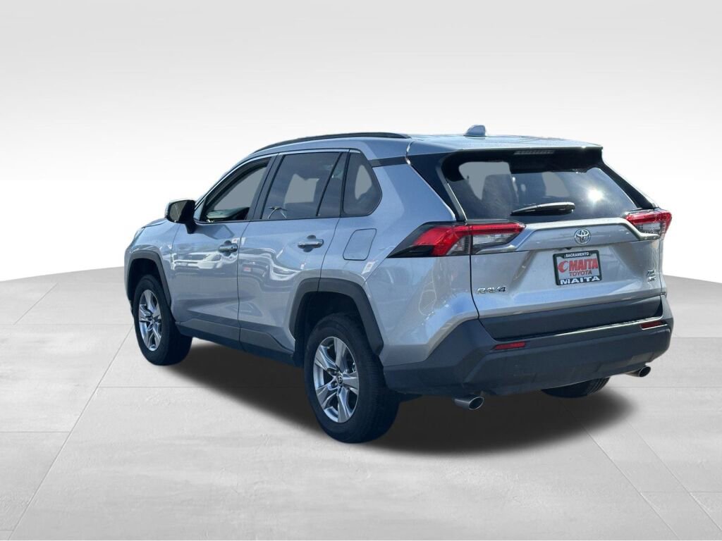 Used 2025 Toyota RAV4 XLE image 6