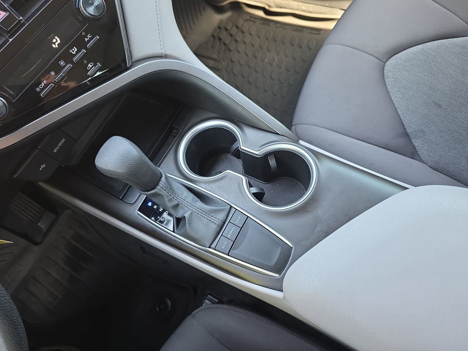 Used 2023 Toyota Camry LE image 24