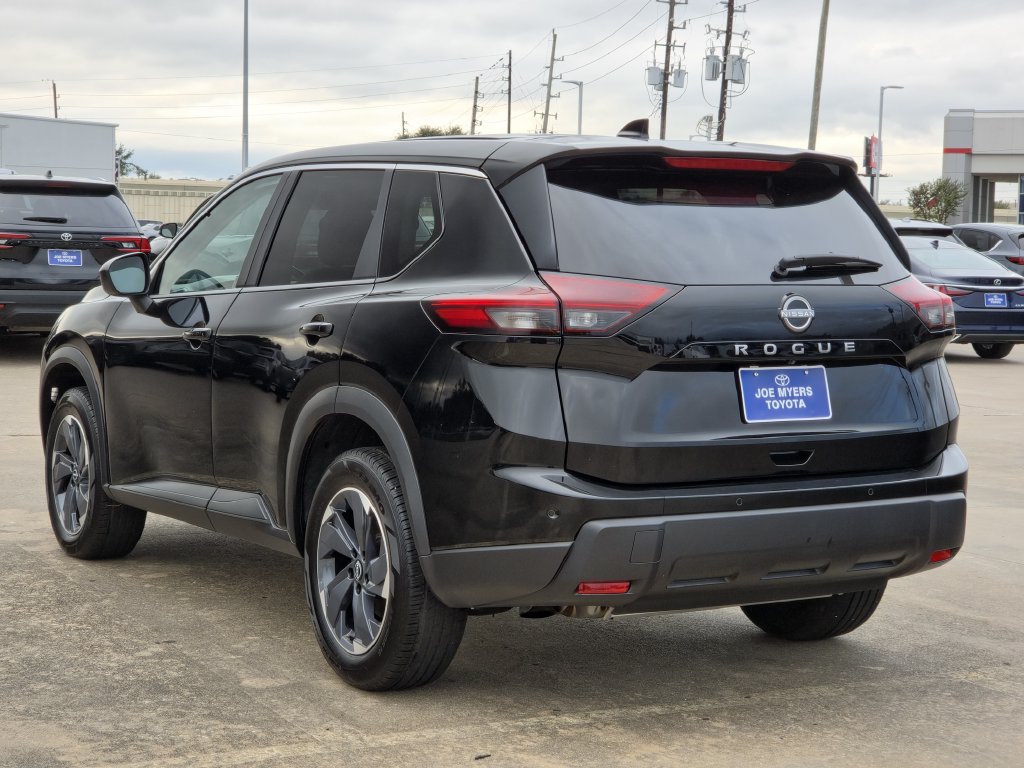 Used 2025 Nissan Rogue SV FWD image 7