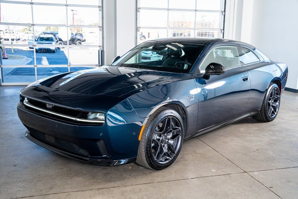 Used 2024 Dodge Charger Daytona R/T w/ Plus Group AWD/4WD image 11