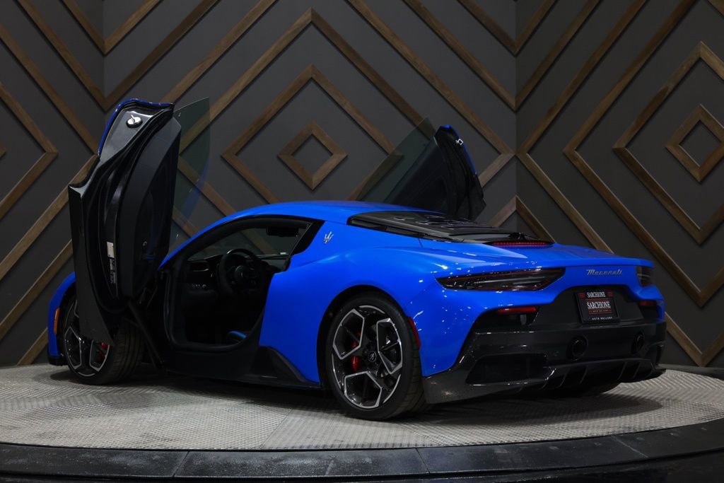 Used 2023 Maserati MC20 Coupe image 2