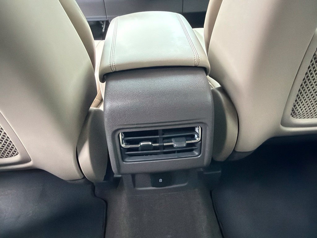 Used 2023 Lincoln Corsair AWD image 16