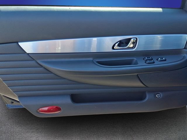 Used 2002 Ford Thunderbird RWD image 7