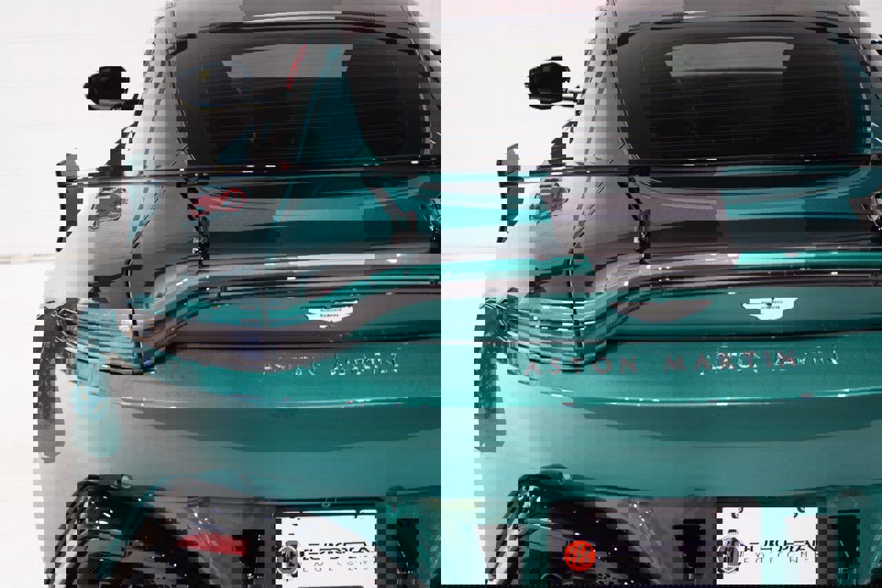 Used 2023 Aston Martin V8 Vantage Coupe image 36