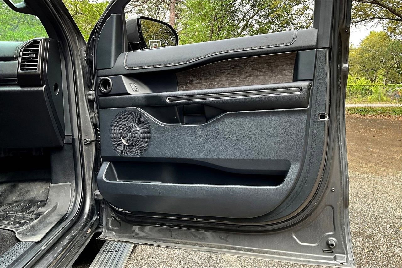 Used 2021 Ford Expedition Max Limited image 29