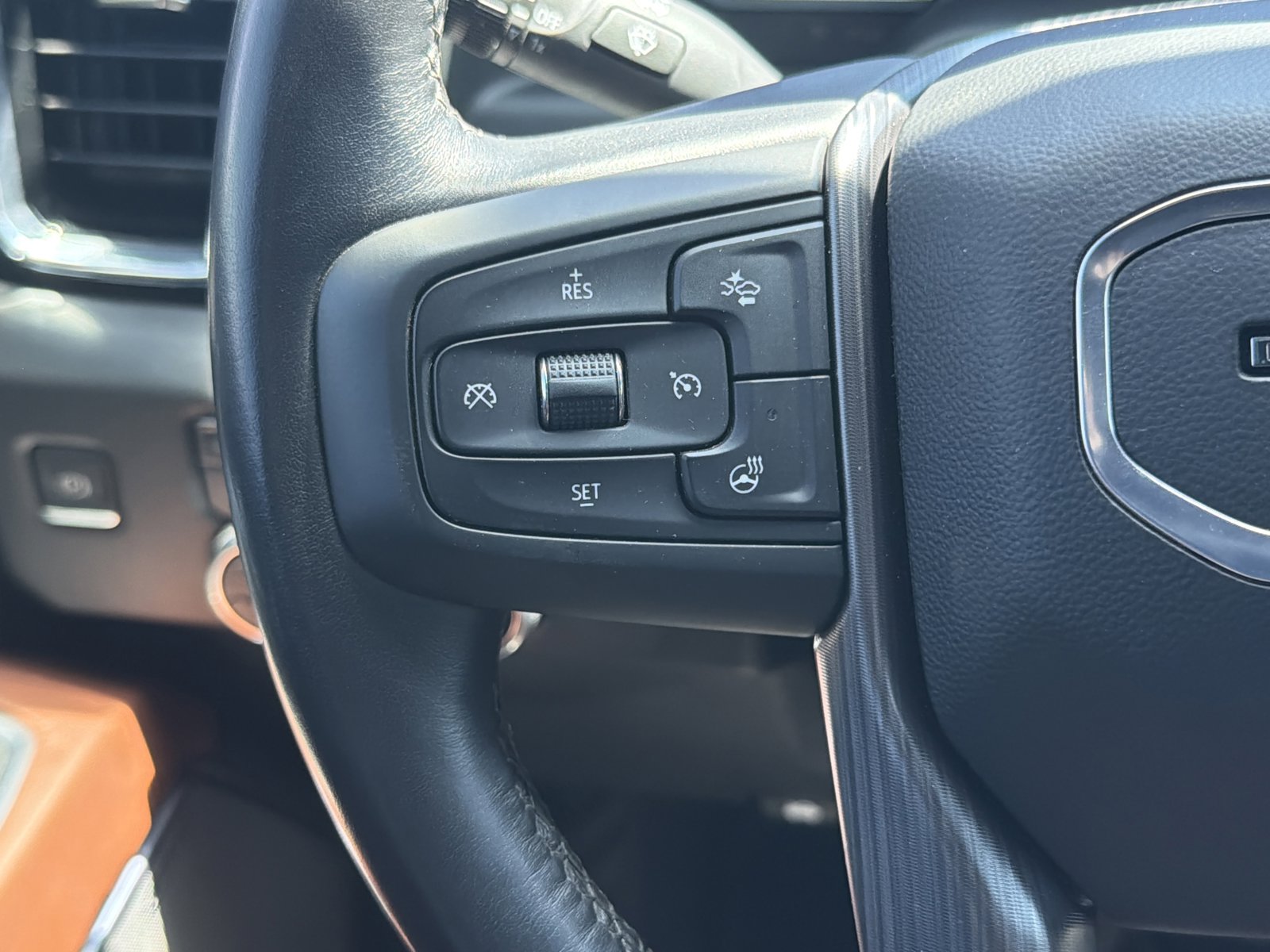 Certified 2025 GMC Sierra 2500 Denali Ultimate AWD/4WD image 19