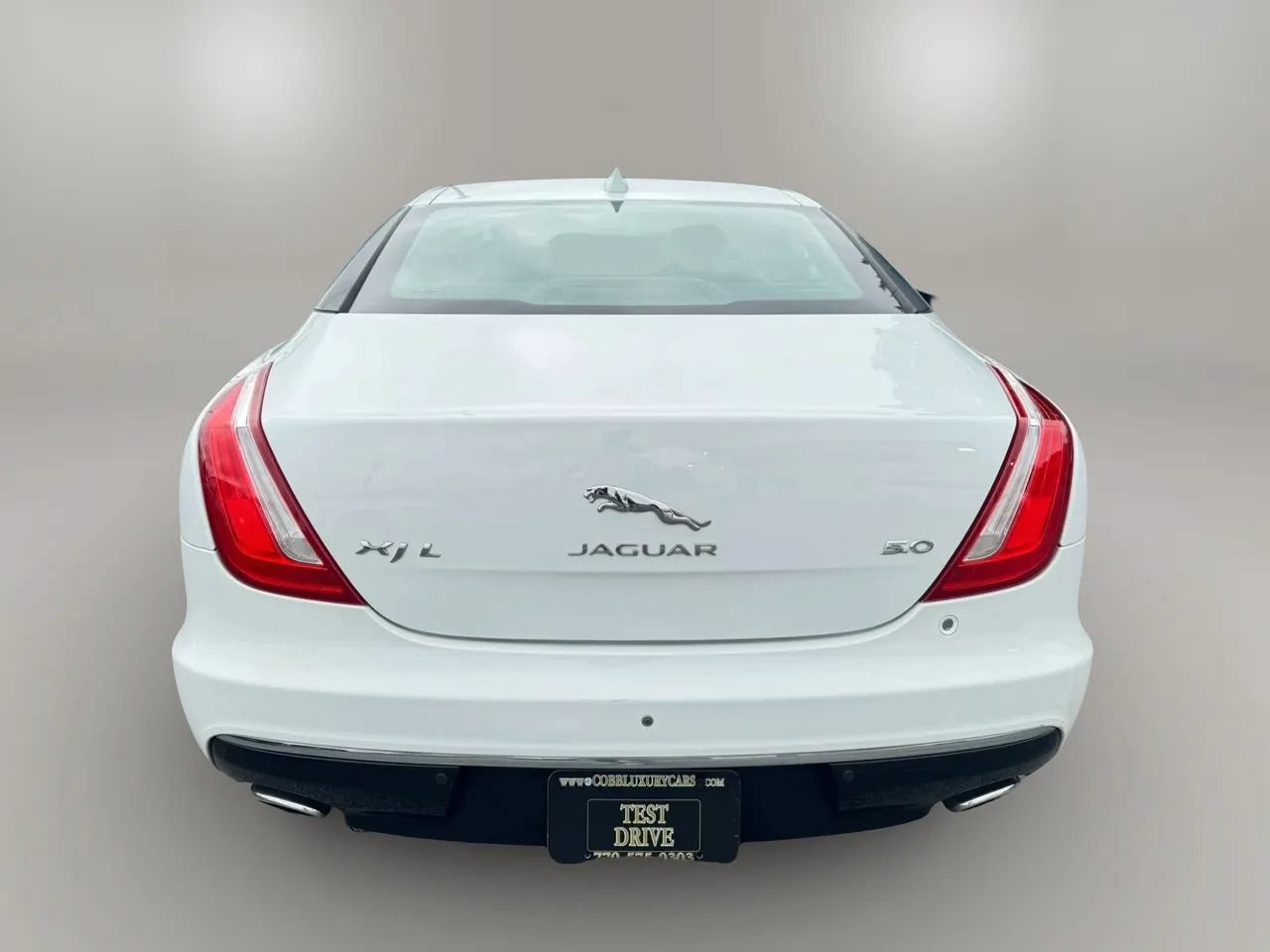 Used 2016 Jaguar XJ L Supercharged RWD image 10