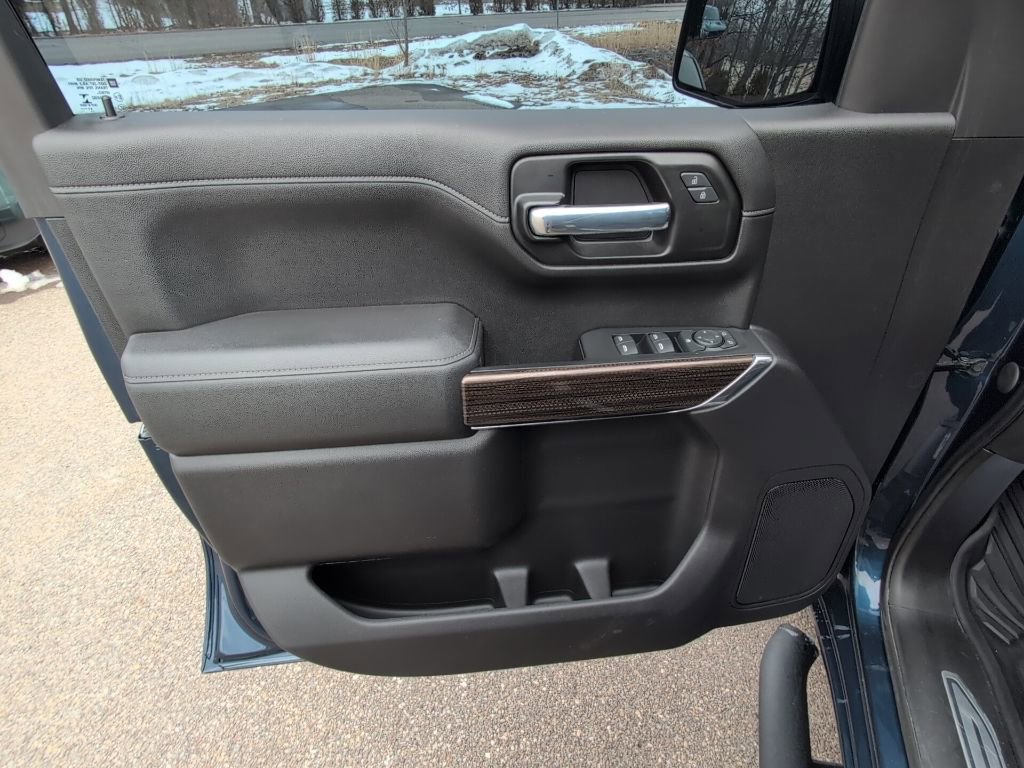 Used 2021 Chevrolet Silverado 1500 RST image 17