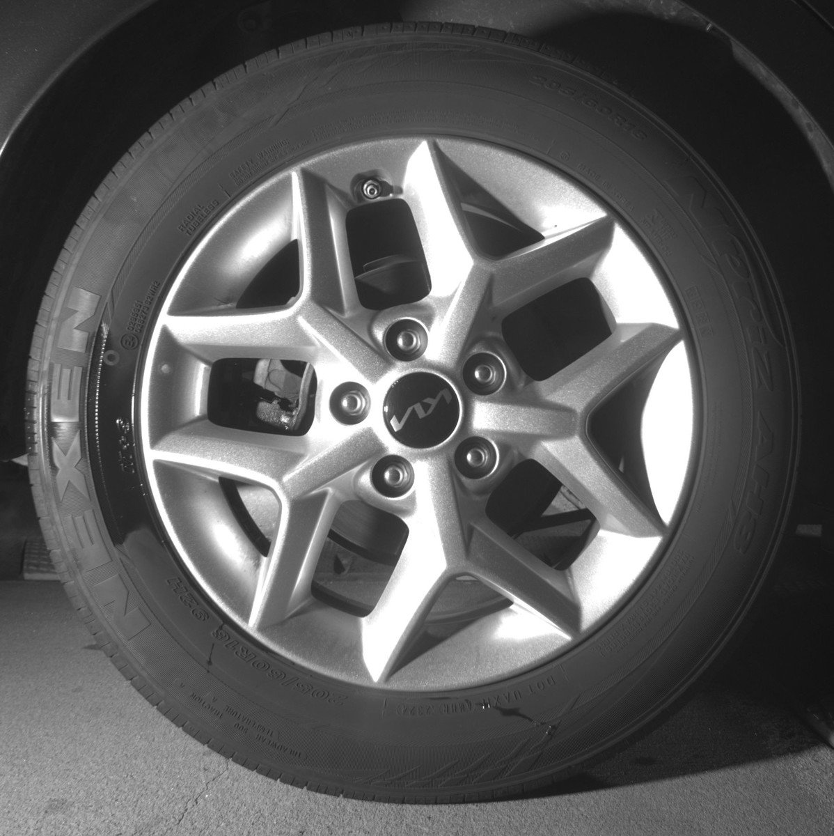 Used 2025 Kia Soul LX w/ LX Technology Package FWD image 15