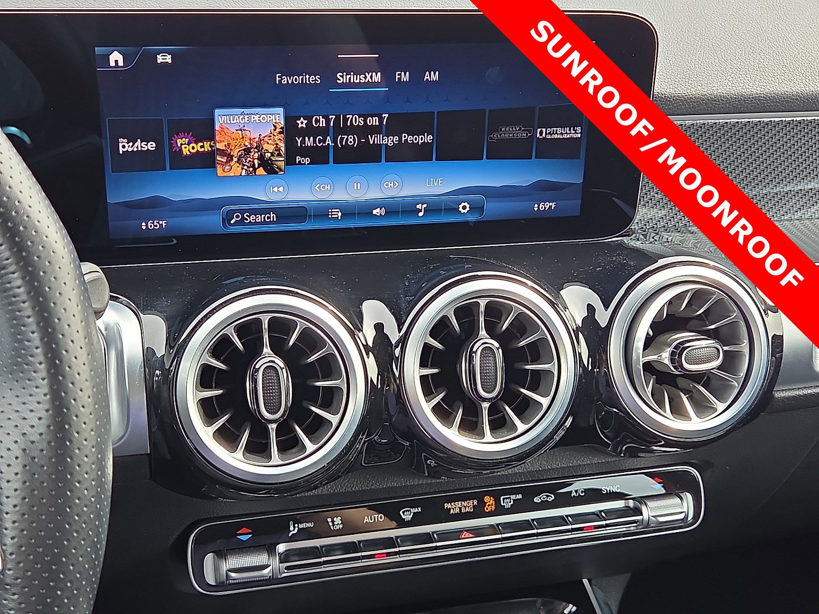 Used 2025 Mercedes-Benz GLB 35 AMG 4MATIC image 16