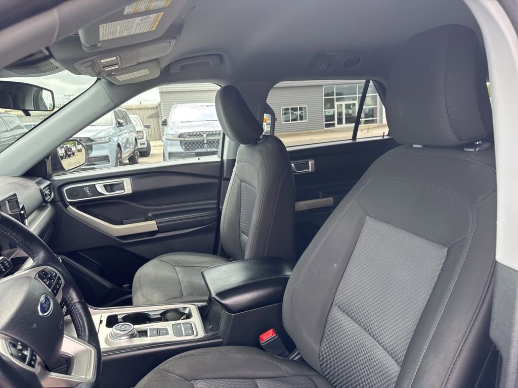 Used 2023 Ford Explorer XLT RWD image 25