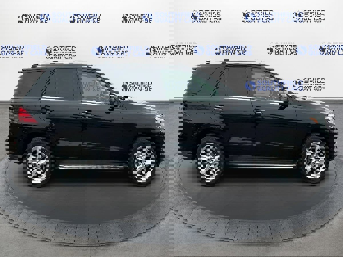 Used 2019 Mercedes-Benz GLE 400 4MATIC w/ Premium 2 Package image 8