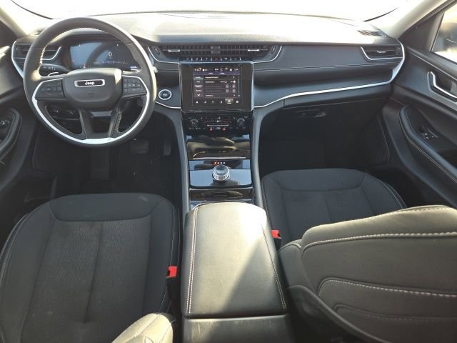 Used 2023 Jeep Grand Cherokee Laredo w/ Luxury Tech Group I image 10