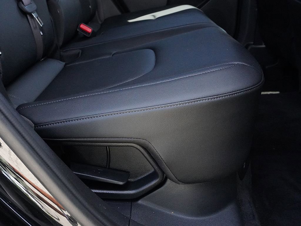 Used 2025 Kia Sportage EX AWD/4WD image 32