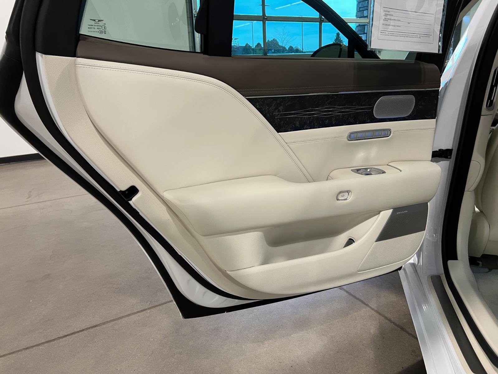 Used 2023 Genesis G90 3.5T image 37