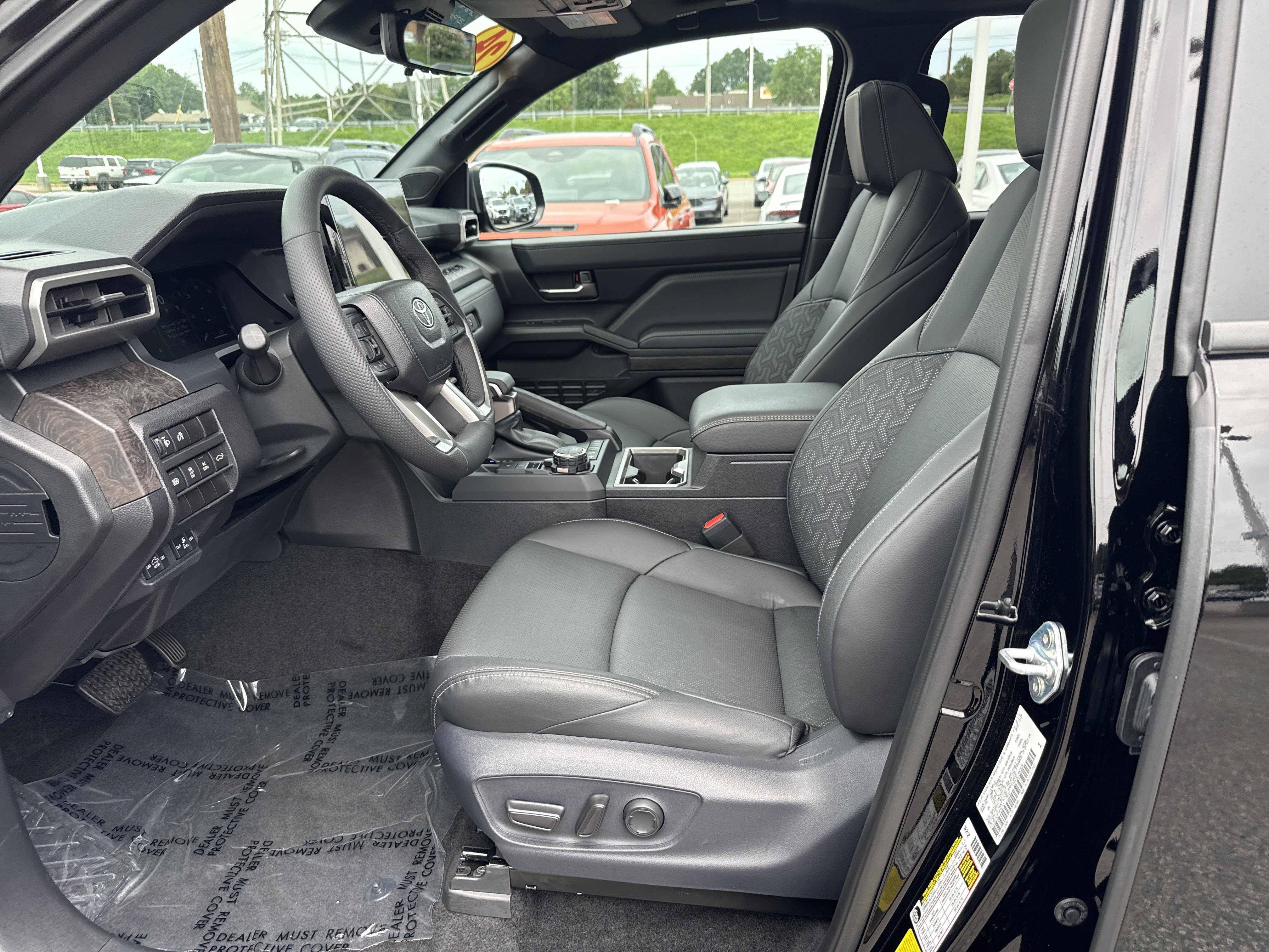 Used 2024 Toyota Tacoma Limited w/ Limited Package (LT) AWD/4WD image 16