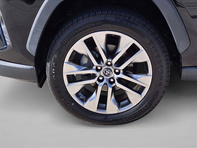 Used 2019 Toyota RAV4 XLE Premium FWD image 23