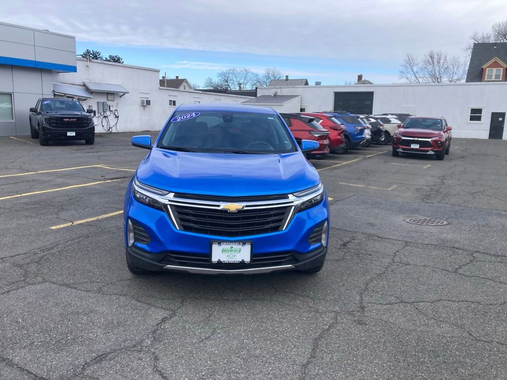 Used 2024 Chevrolet Equinox LT image 2