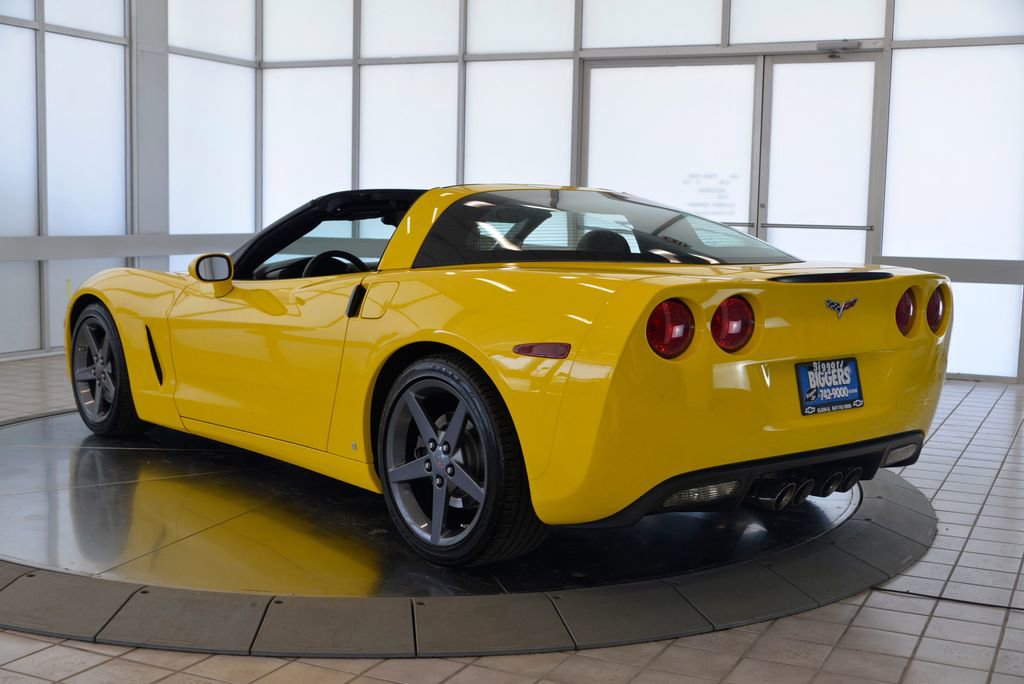 Used 2007 Chevrolet Corvette Coupe w/ Preferred Equipment Group RWD image 6