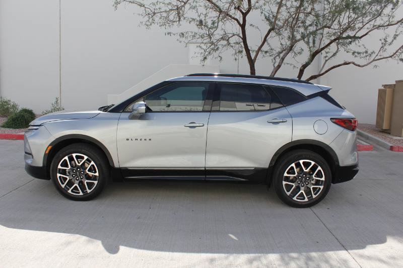 Used 2023 Chevrolet Blazer RS w/ Driver Confidence II Package FWD image 9