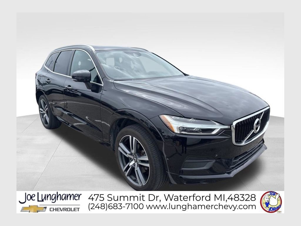 Used 2018 Volvo XC60 T5 Momentum w/ Convenience Package