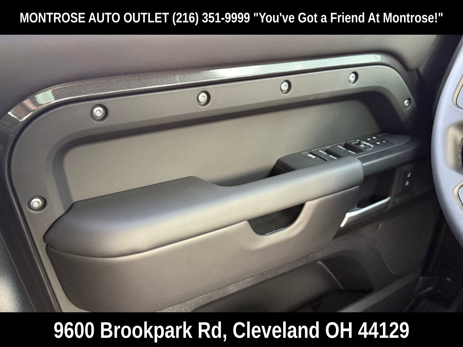 New 2026 Land Rover Defender 130 X-Dynamic SE image 37